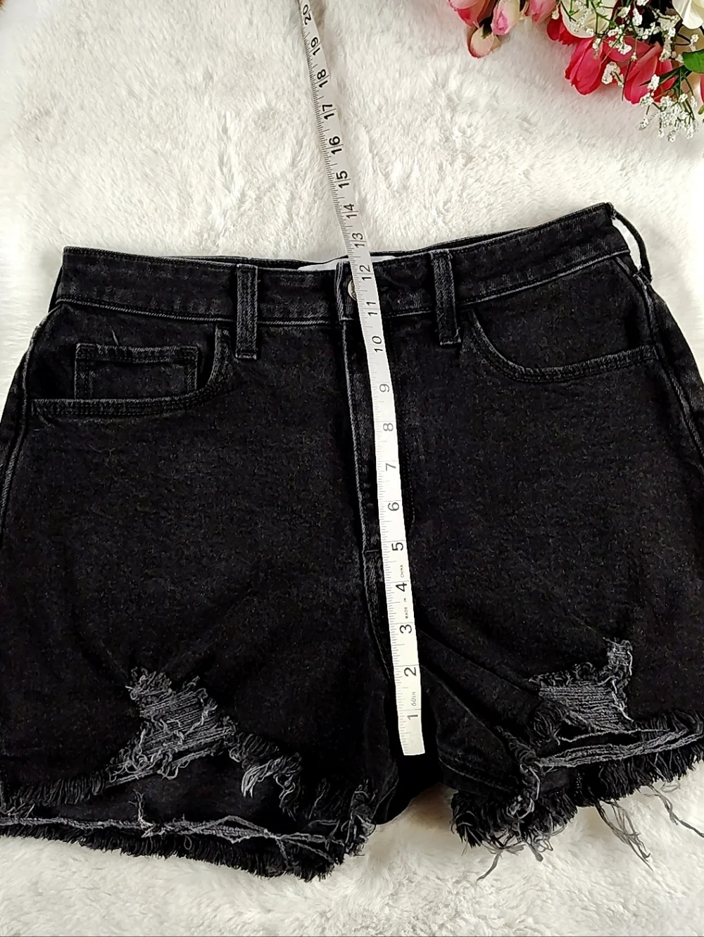 Hollister Curvy Ultra High Rise Mom Shorts 3" Distressed Summer Shorts Sz 11 /10 - Picture 2 of 8